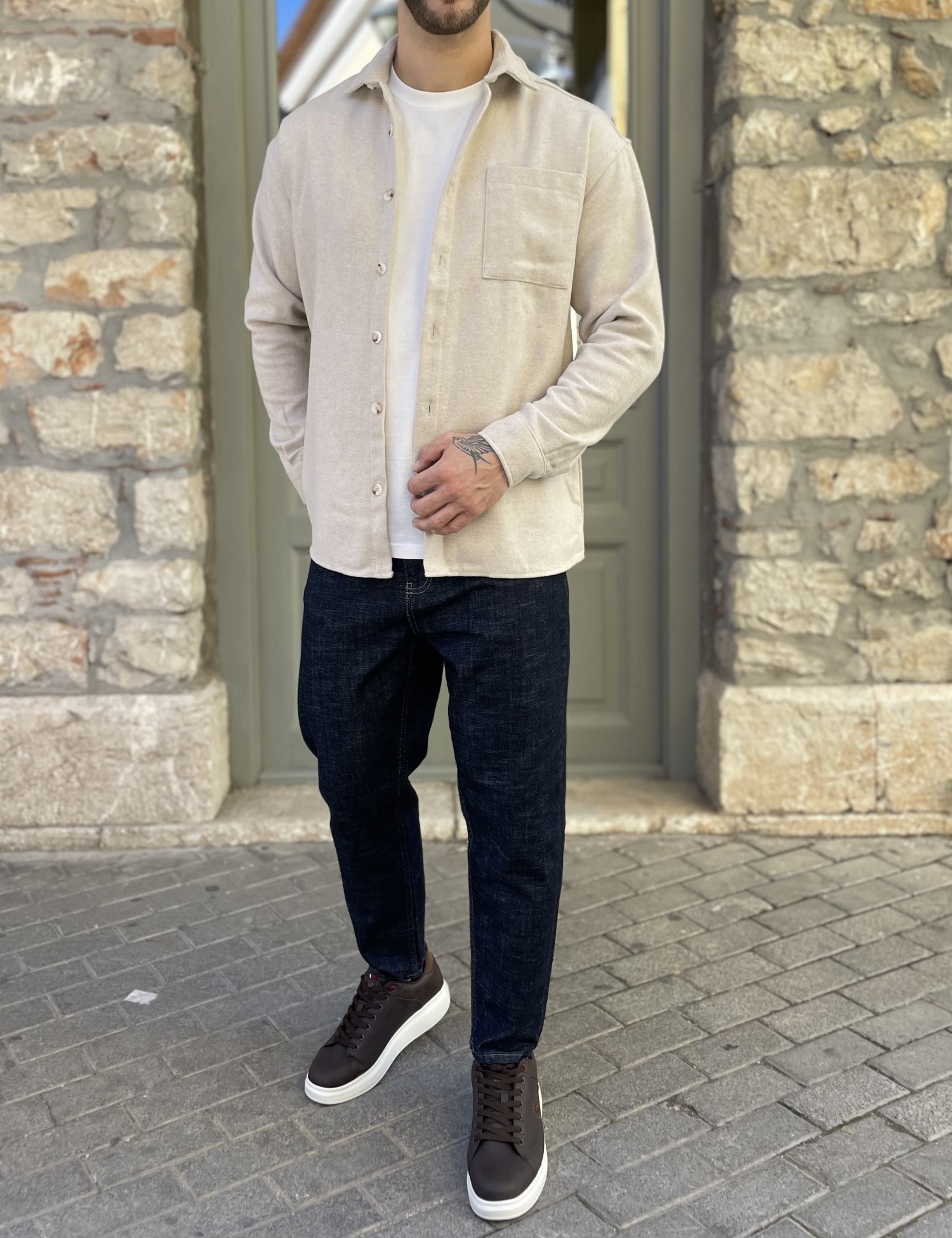 Ανδρικό μπεζ Overshirt με γιακά RMZ328B φωτογραφία